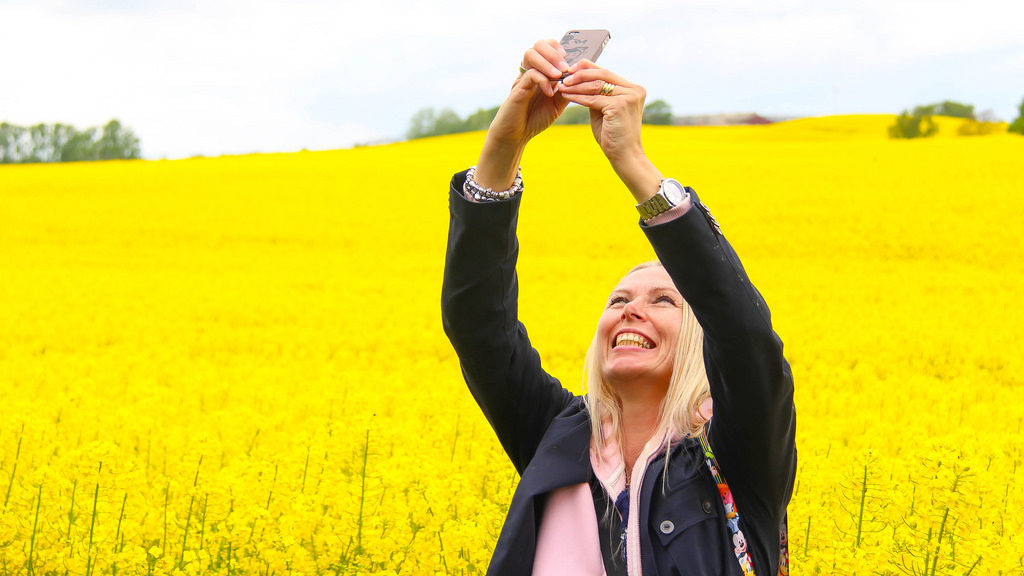 selfie, fake news, instagram, psychology